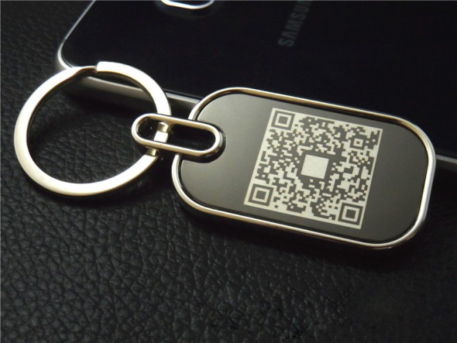 Mẫu khắc logo trên móc khóa kim loại MK01